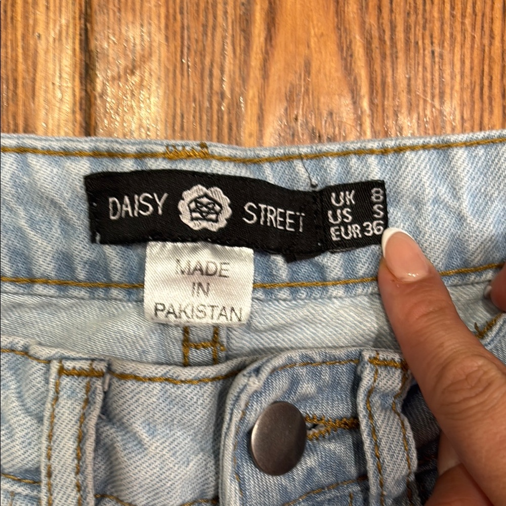 High Rise Blue Jeans with Vintage Cut - Picture 2 of 2